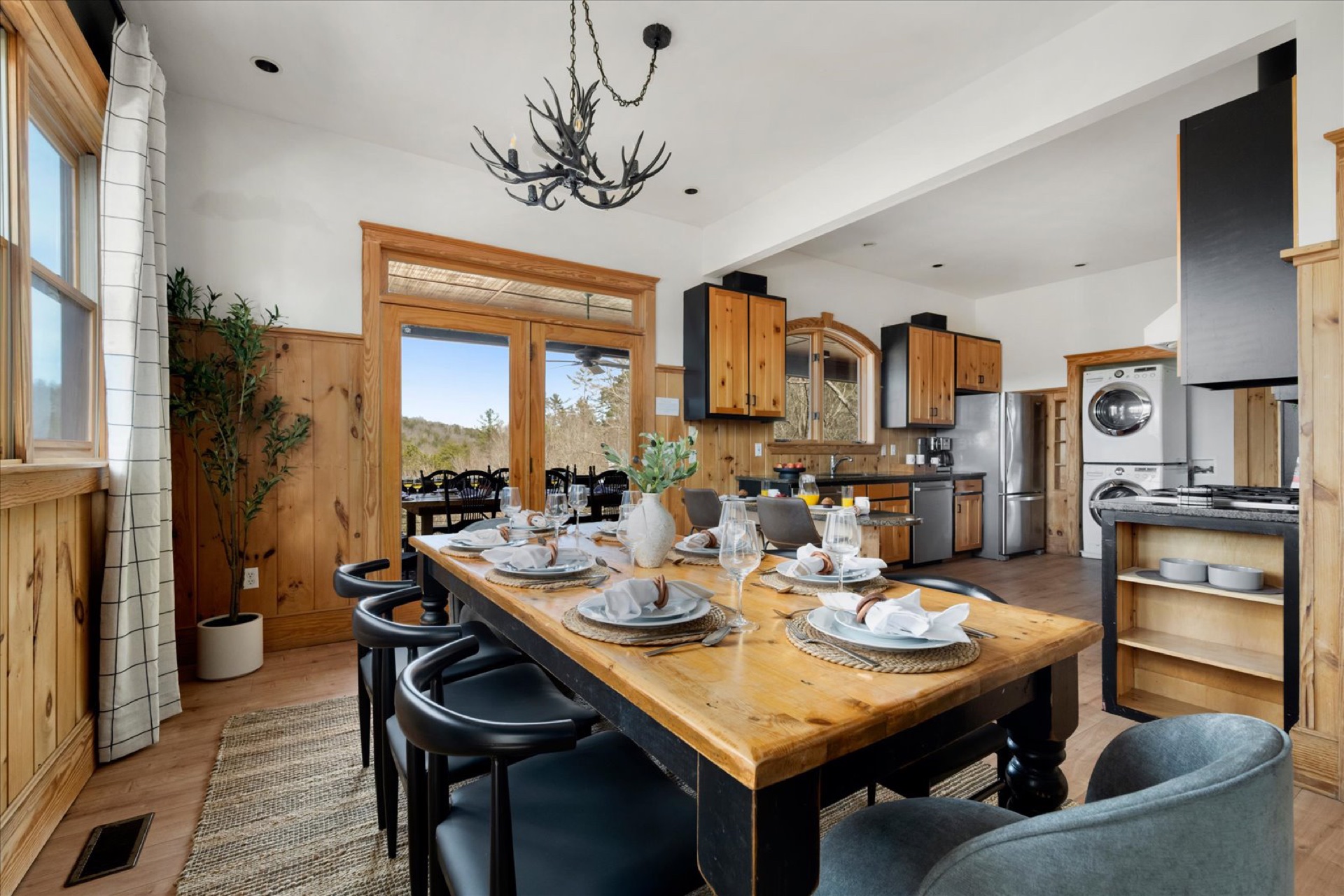 Dining & Kitchen